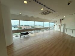 Gateway East (D7), Office #565782801